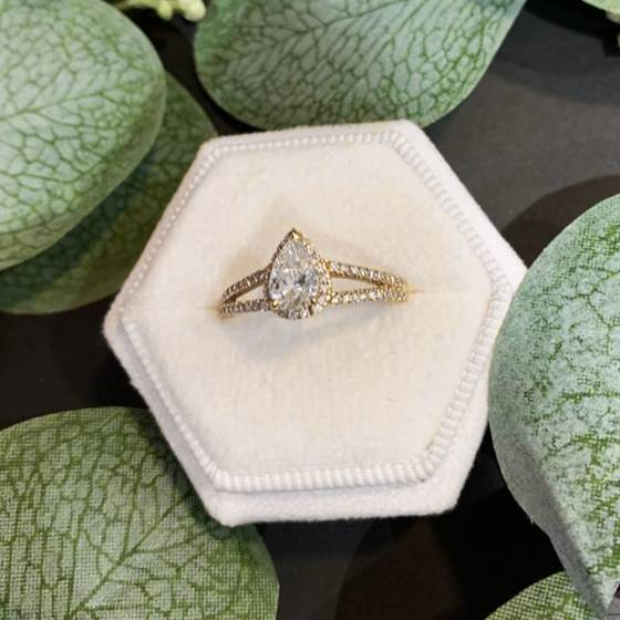 1.00ct VS2/E Pear Natural Diamond Halo Ring