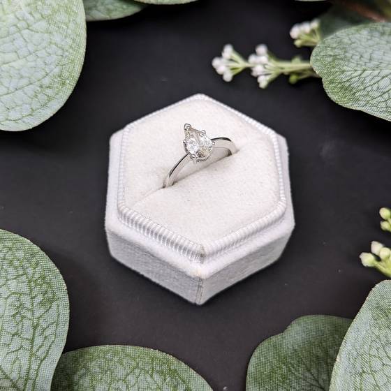 1.00ct VS2/H Pear Natural Diamond Solitaire Ring