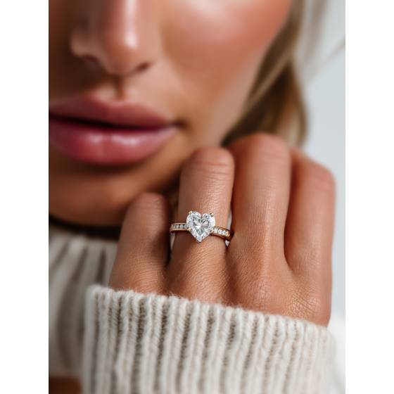 Heart Diamond Shoulder Set Ring