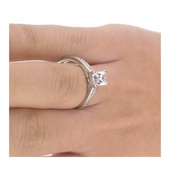 Emerald Diamond Shoulder Set Ring