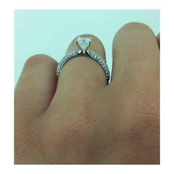 Classic Vintage Round Diamond Ring
