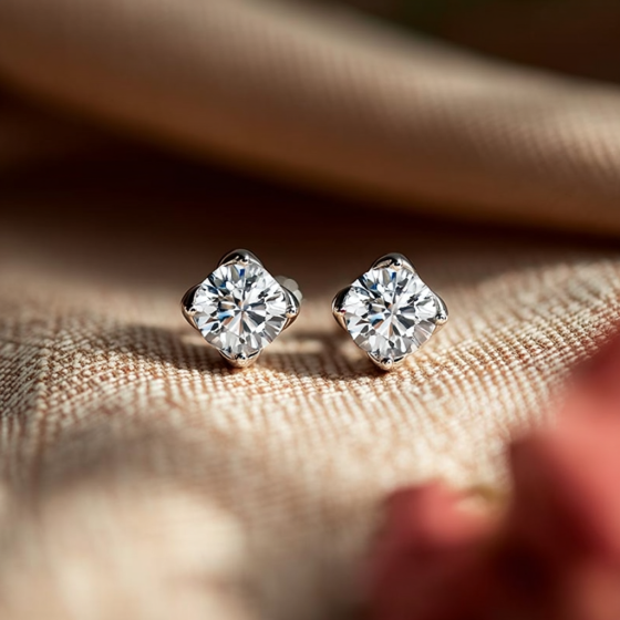 Round Diamond Stud Earrings