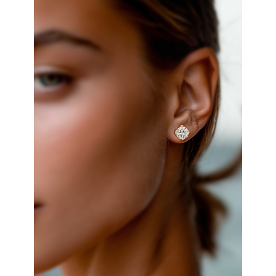 Round Diamond Stud Earrings