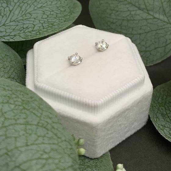0.70ct SI2/F Classic Round Natural Diamond Stud Earrings