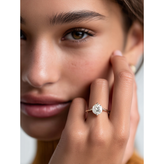 Round Diamond Engagement Ring