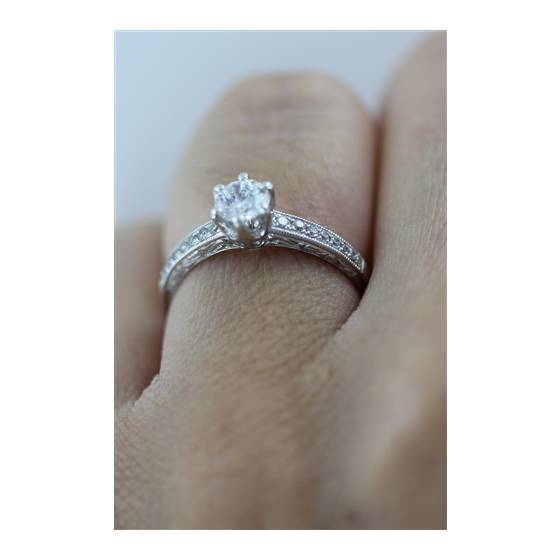 Round Diamond Vintage Engagement Ring