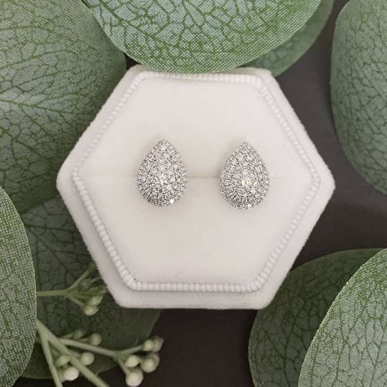 0.69ct VS/F-G Round Natural Diamond Cluster Earrings