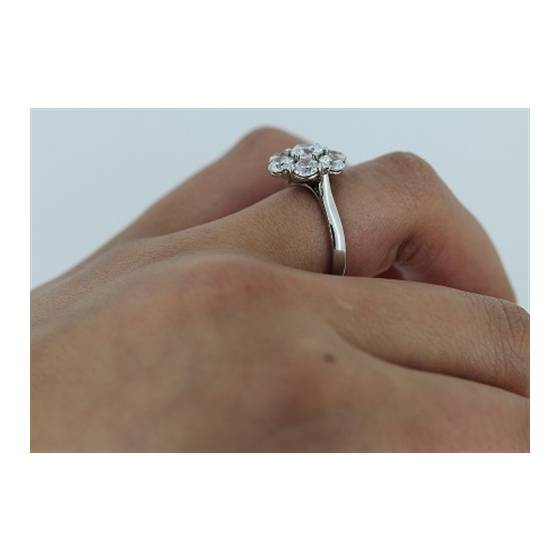 Round Diamond Cluster Ring