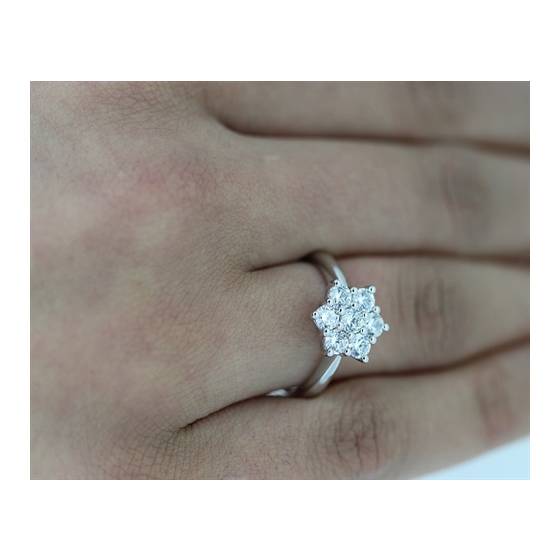 Elegant Round Diamond Flower Cluster Ring