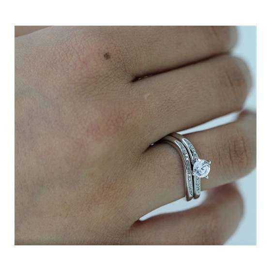Round Diamond Shoulder Set Ring With Matching Band