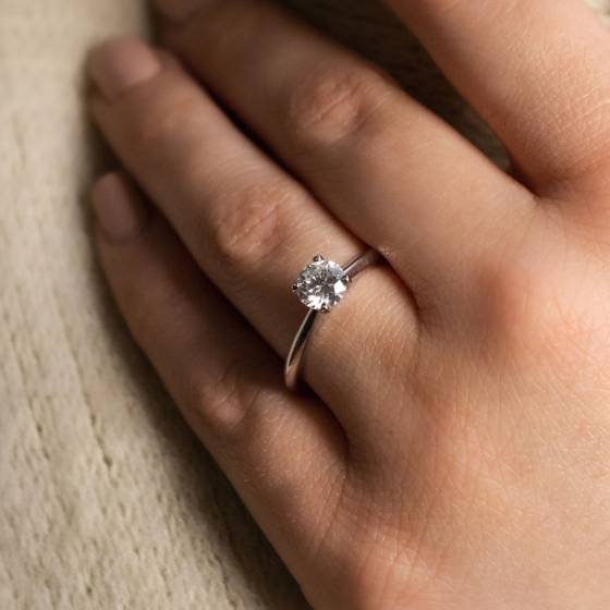 Knife Edge Round Diamond Engagement Ring