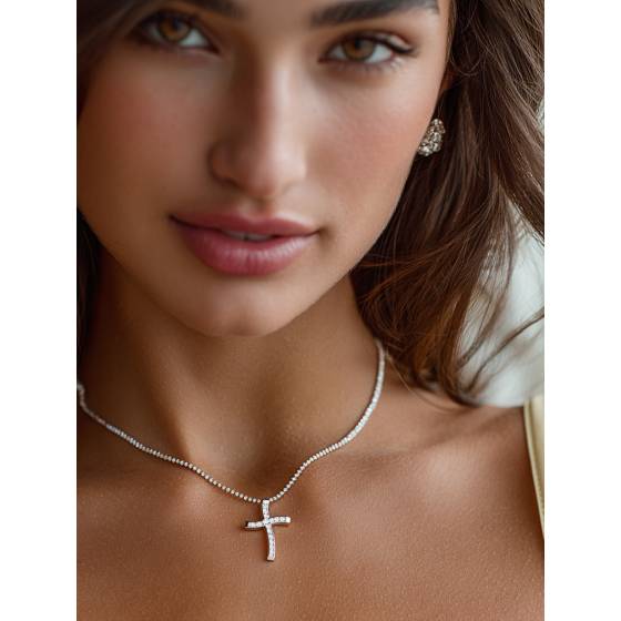 Stylish Round Diamond Cross Pendant