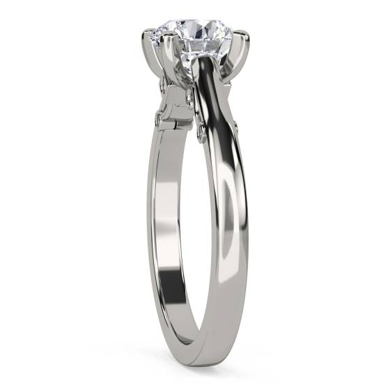 Round Diamond Engagement Ring