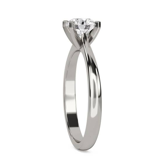 Round Diamond Engagement Ring