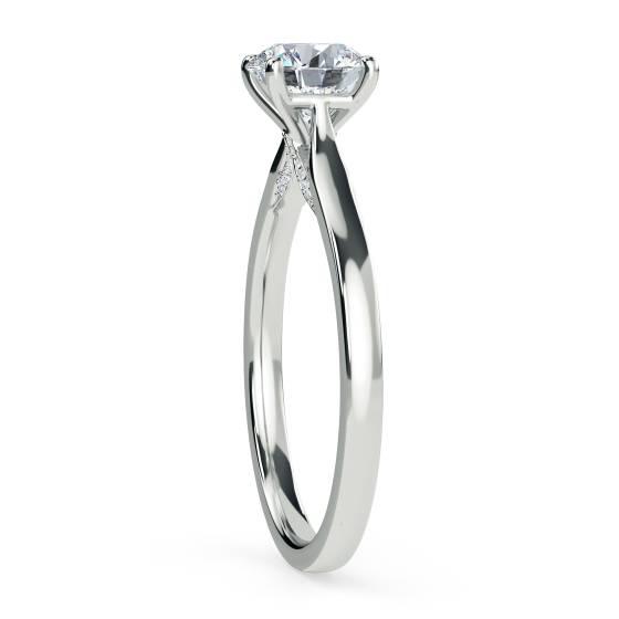 Round Diamond Engagement Ring