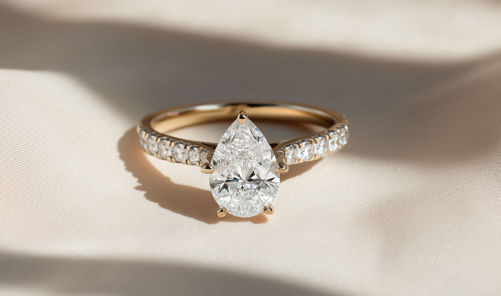 Molly Smith Engaged to Tom Clare: Cut, Carat & Price